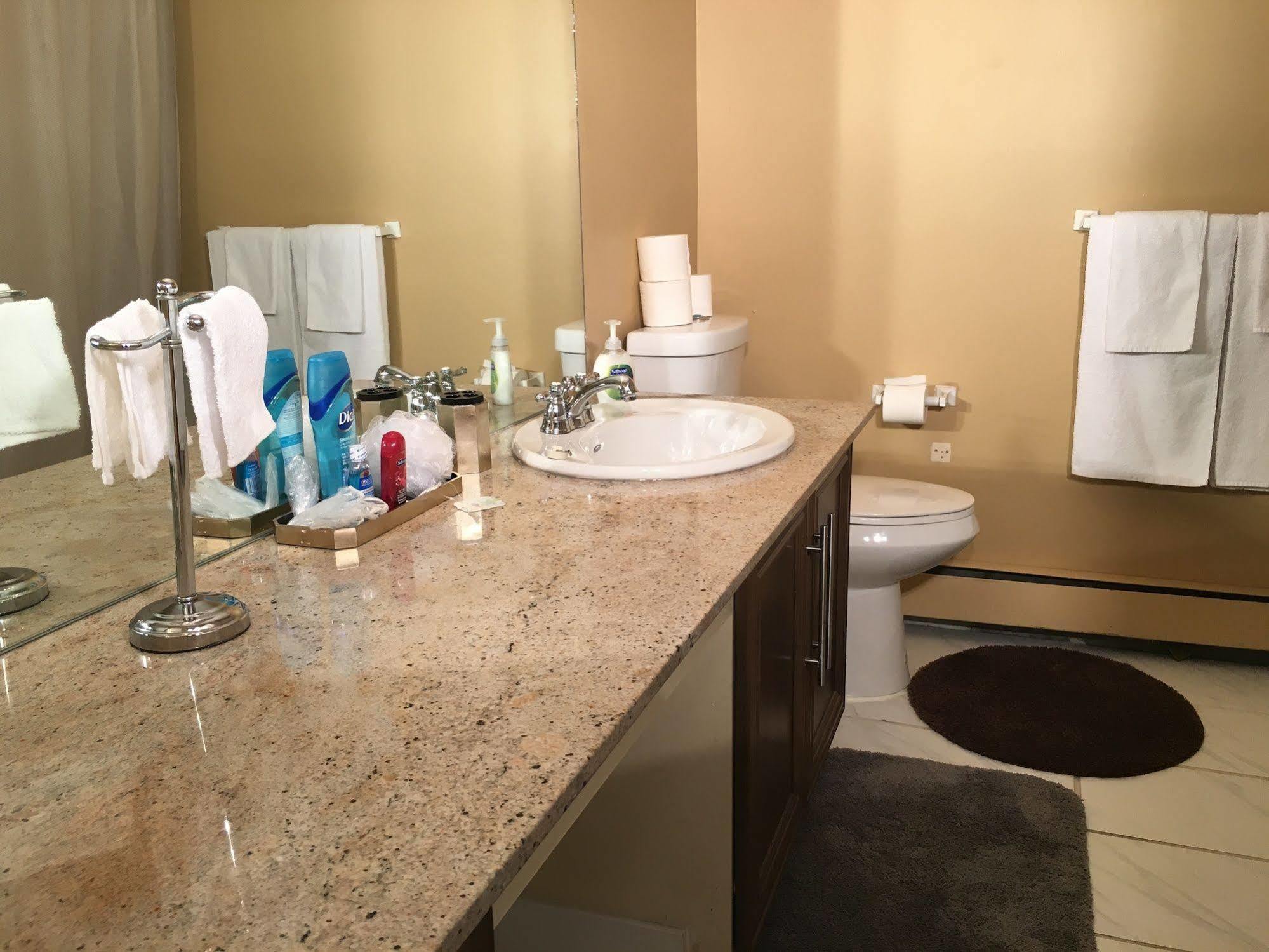 Olympic Suites Калґарі Екстер'єр фото